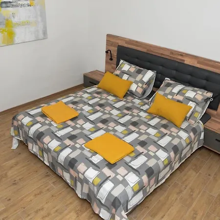 Apartman Nina 3 *