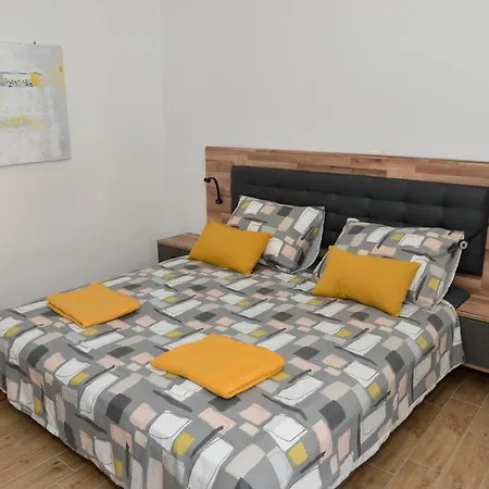 Nina 3 Apartman *