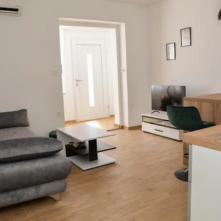 Nina 3 Zára